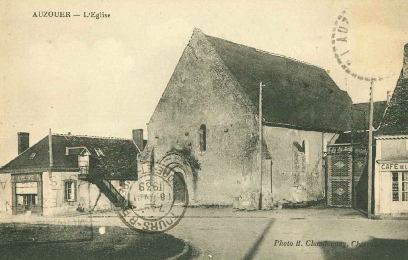 Histoire place de l'église Auzouer en Touraine